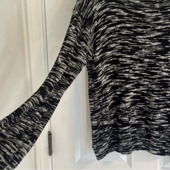 Splendid Heathered Sweater size M - Picture 7 of 11